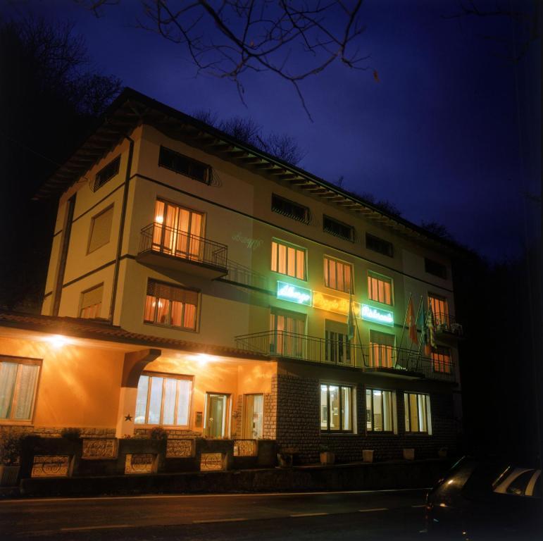 Hotel Poggio D'Oro Riva di Solto Luaran gambar