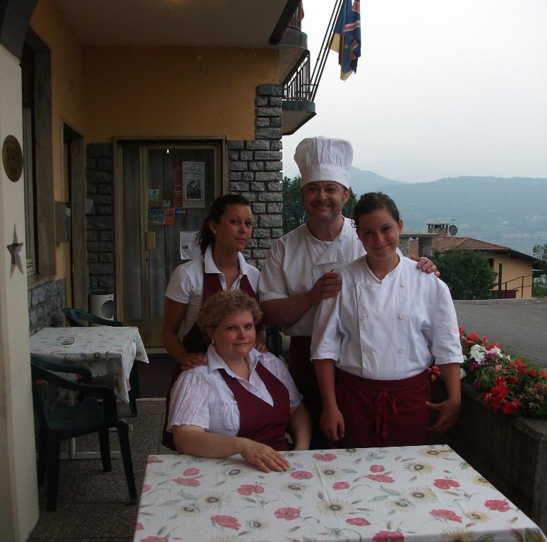 Hotel Poggio D'Oro Riva di Solto Luaran gambar
