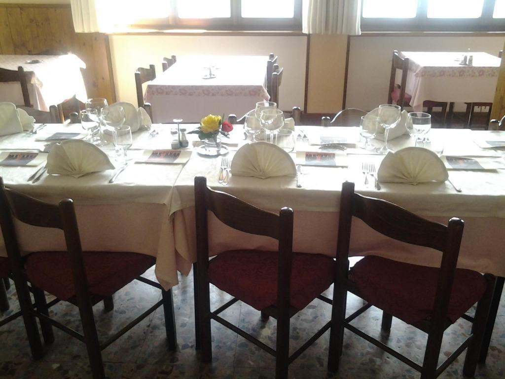 Hotel Poggio D'Oro Riva di Solto Luaran gambar