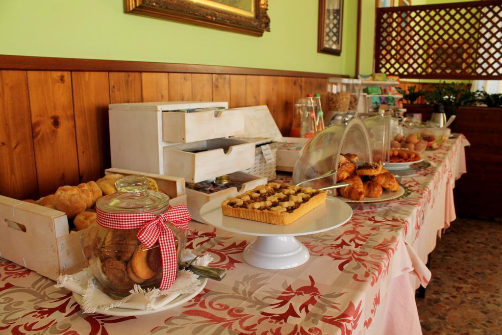 Hotel Poggio D'Oro Riva di Solto Luaran gambar