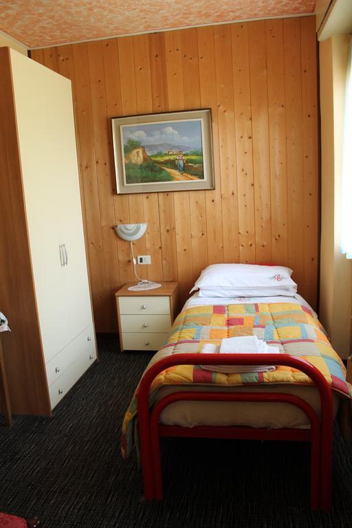 Hotel Poggio D'Oro Riva di Solto Luaran gambar