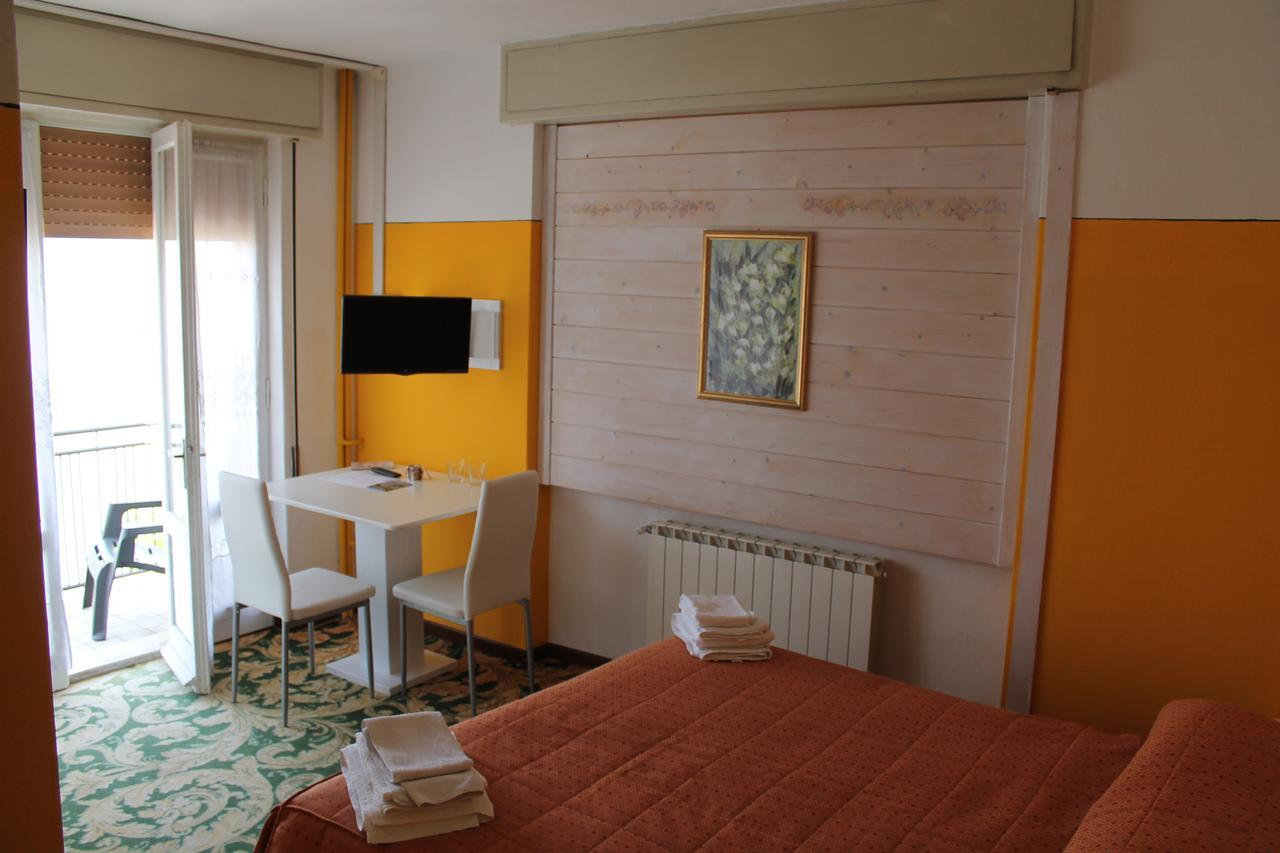 Hotel Poggio D'Oro Riva di Solto Luaran gambar